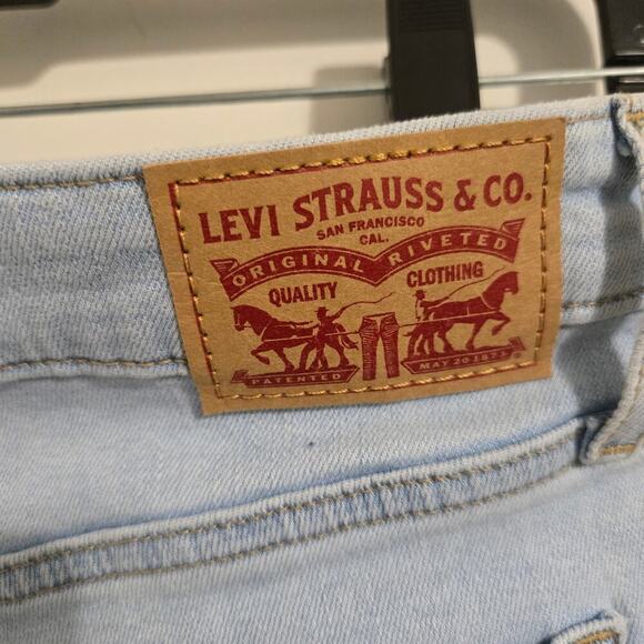 Levi Strauss & Co Women’s High Rise Light Wash Distressed Skinny Jeans Size 30 - Picture 4 of 11